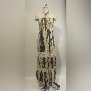 Forever 21 Stratus dress size small